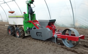 Lire la suite à propos de l’article Comment NAÏO équipe ses robots avec les semoirs maraîchers EBRA